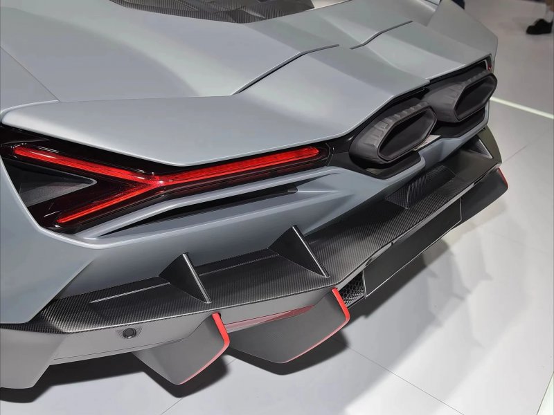 High Quality for  Revuelto Dry Carbon Fiber OEM Style Rear Bumper Wing Accessor0ies Body Kits